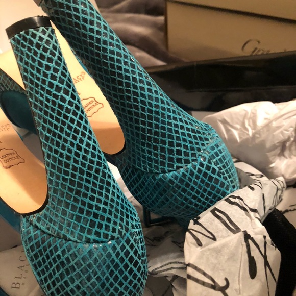 Teal High Heels.   Gorgeous!! - Picture 4 of 4